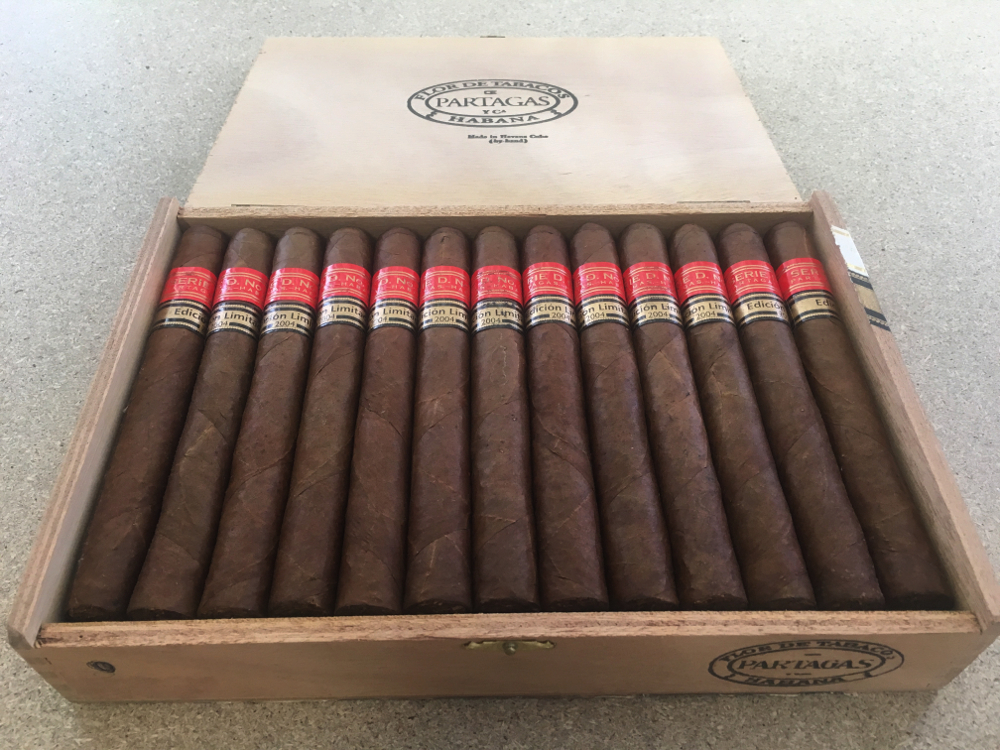 Lot 31 partagas Serie D No 1 Edicion Limitada 2004.jpg