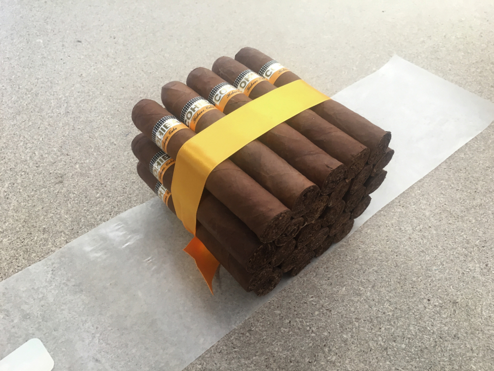 LOT 34 Cohiba Robusto.jpg