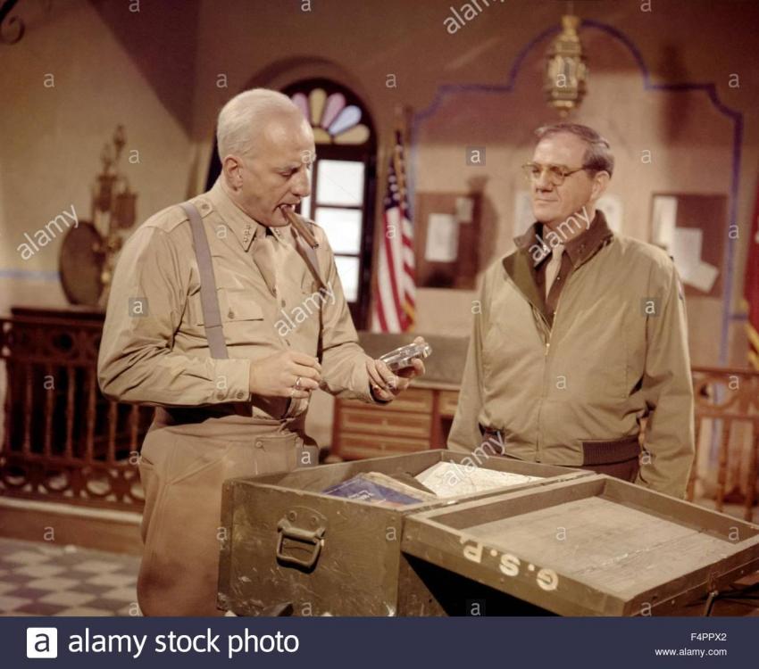 george-c-scott-and-karl-malden-patton-1970-directed-by-franklin-j-F4PPX2.jpg