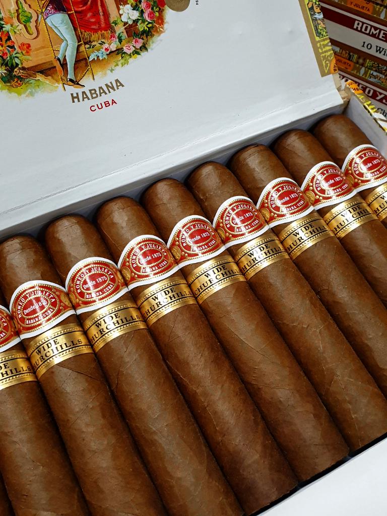 Romeo y Julieta Wide Churchill 10 HQ JUL 19.jpg