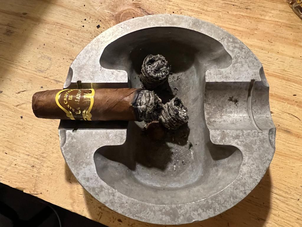 Gum Arabic for repairing loose wrappers - Cigars Discussion Forum the  water hole - Friends of el Habano Cuban Cigars Discussion Forum - FOH Forum