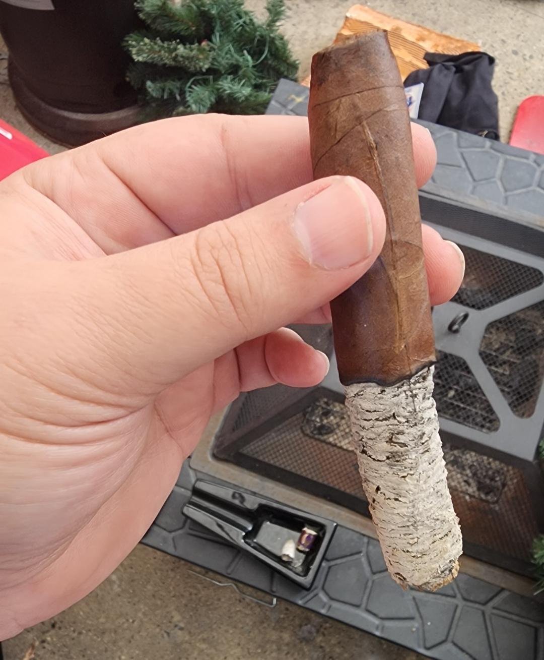 Foundation Cigars Highclere Castle (Nov 2022) Cigar Reviews