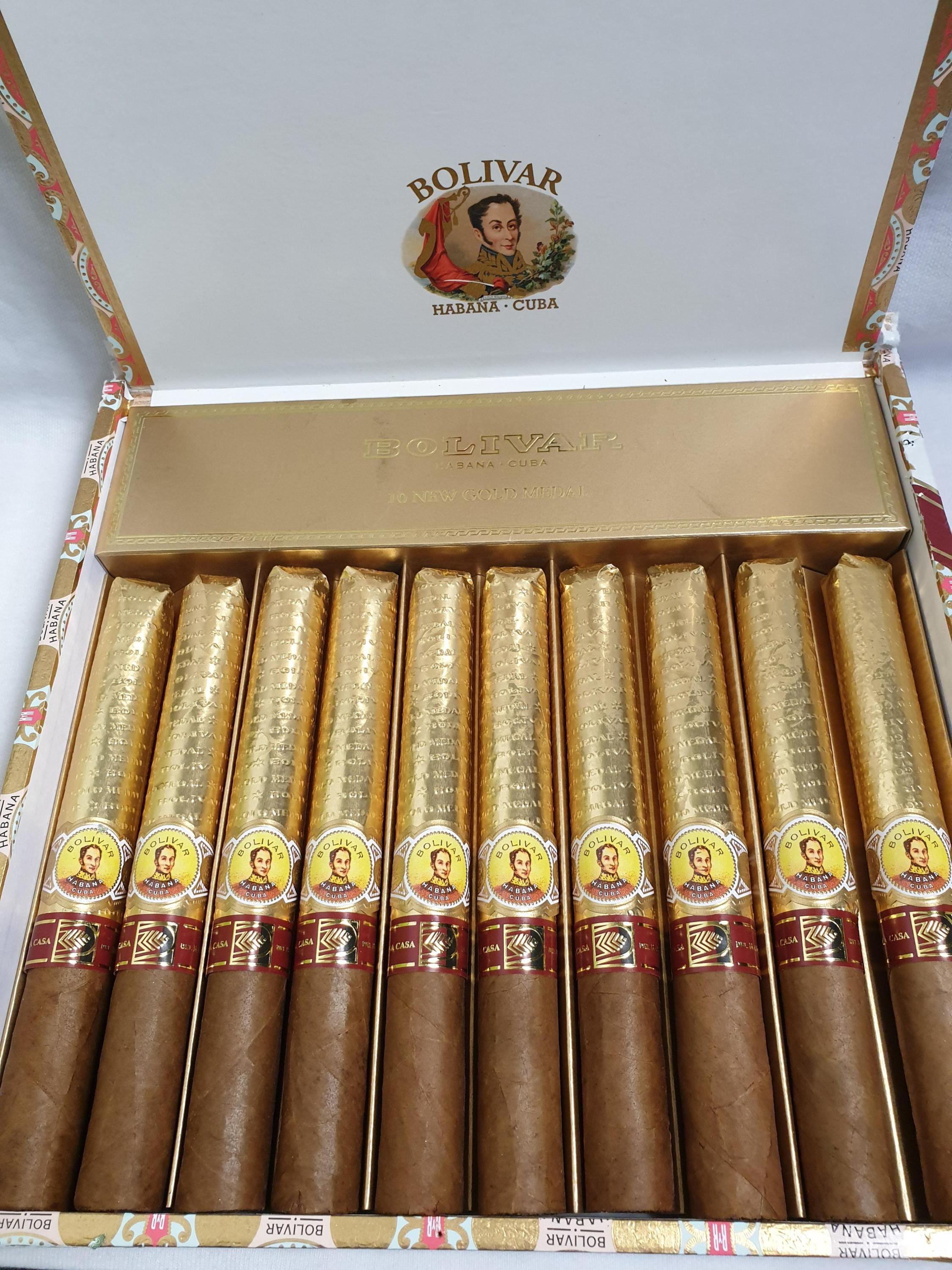 NEW BOLIVAR GOLD MEDALS.jpg