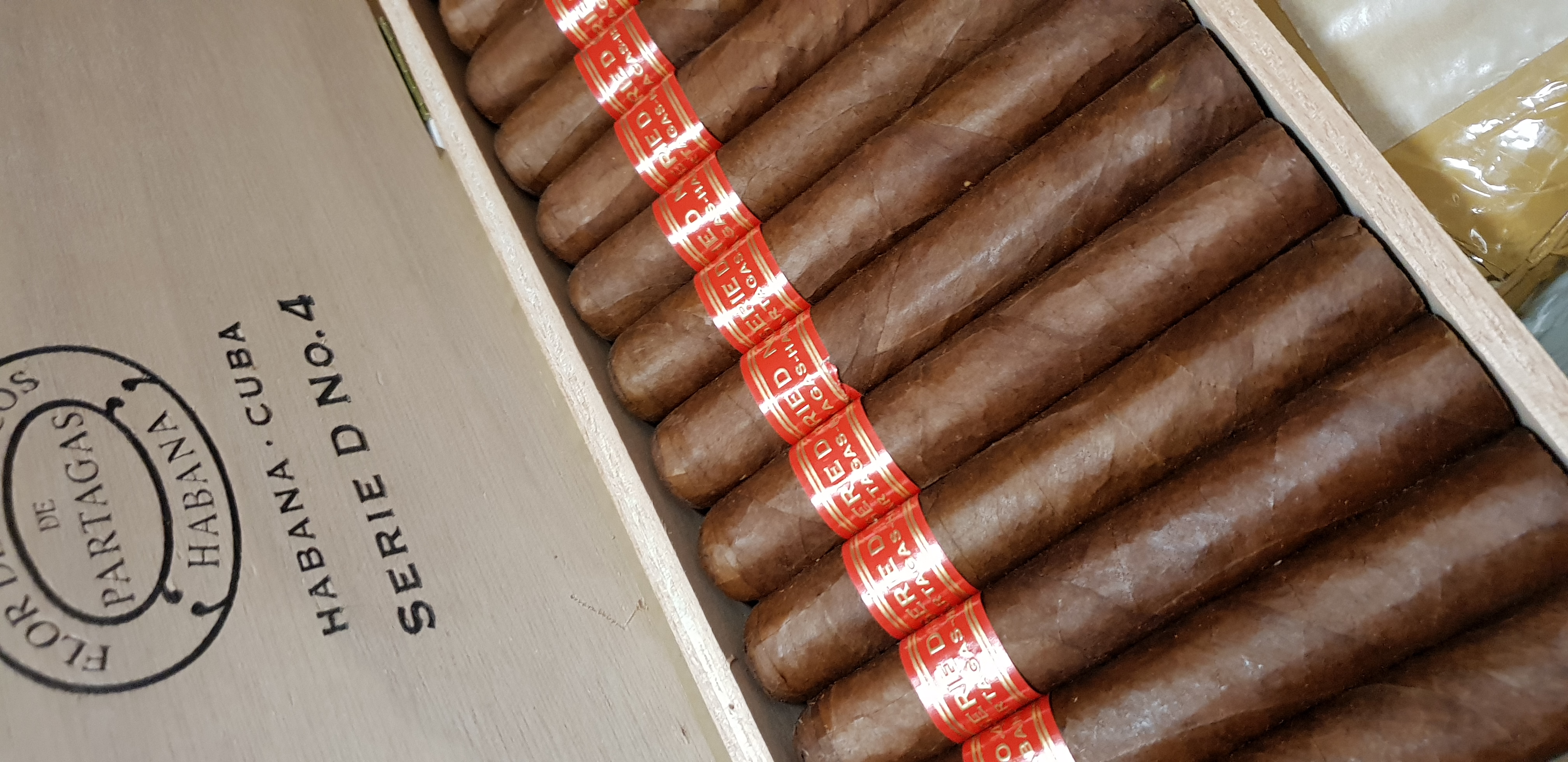 Partagas Seire D Number 4 PSP.jpg